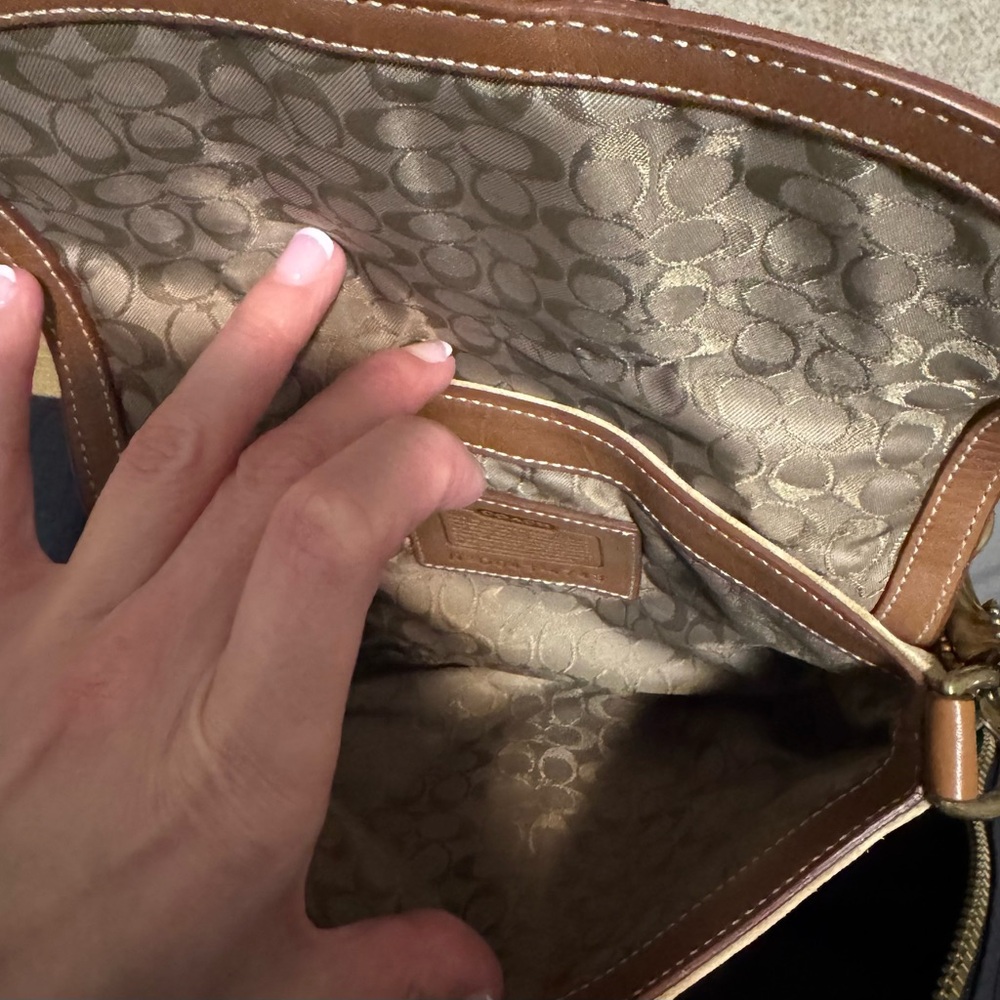 Vintage Coach Crossbody Bag - Picture 9 of 9